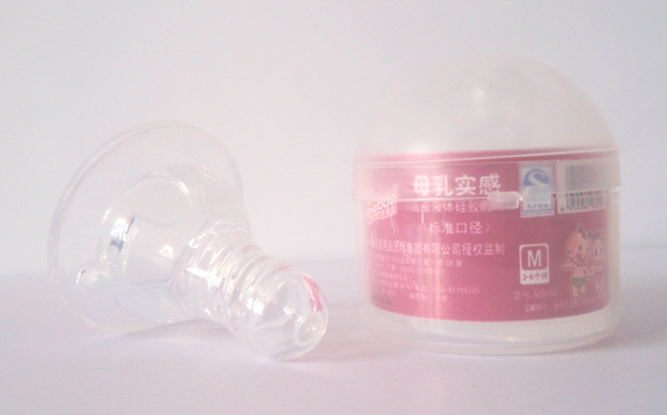 唯愛寶標口奶嘴