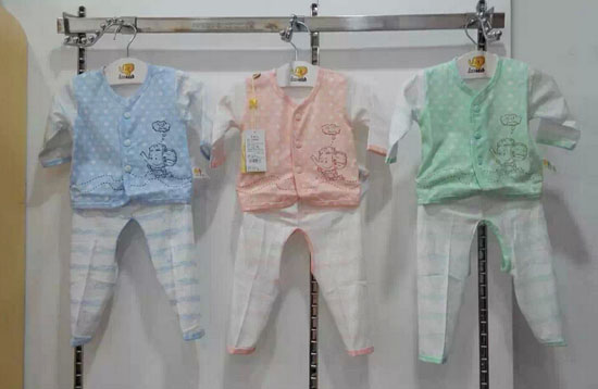 圣嬰島開(kāi)檔帶扣內(nèi)衣套裝