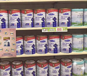 尚博奶粉門店終端展示