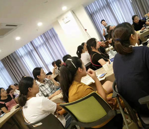 博士貝貝營(yíng)養(yǎng)品培訓(xùn)3